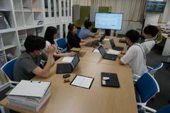 先生たちも勉強中