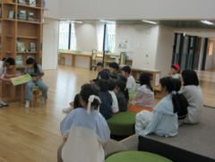  図書委員による読み聞かせ