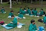 自然教室昼食芝生